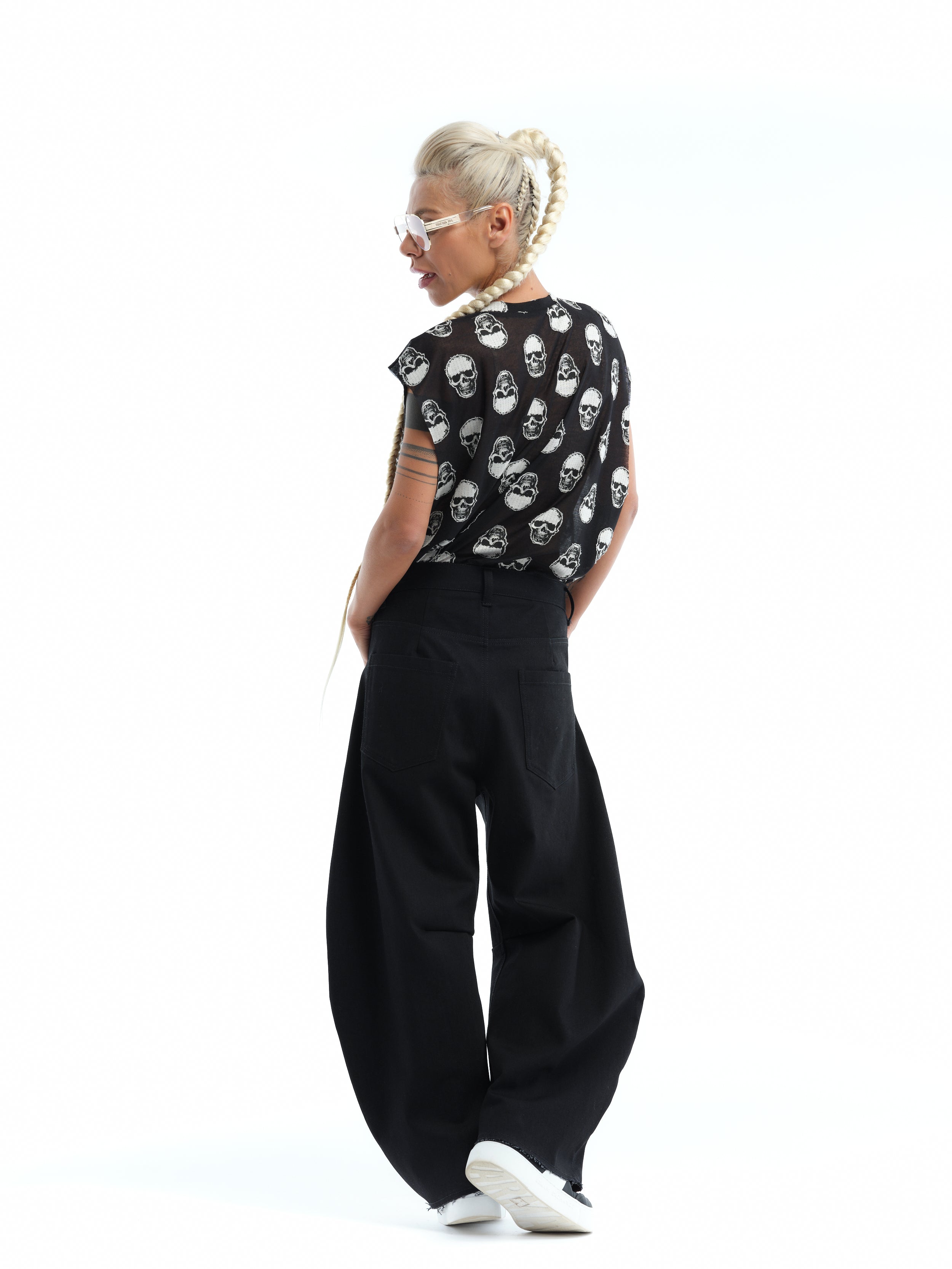 Relaxed Wide-Leg Black Jeans