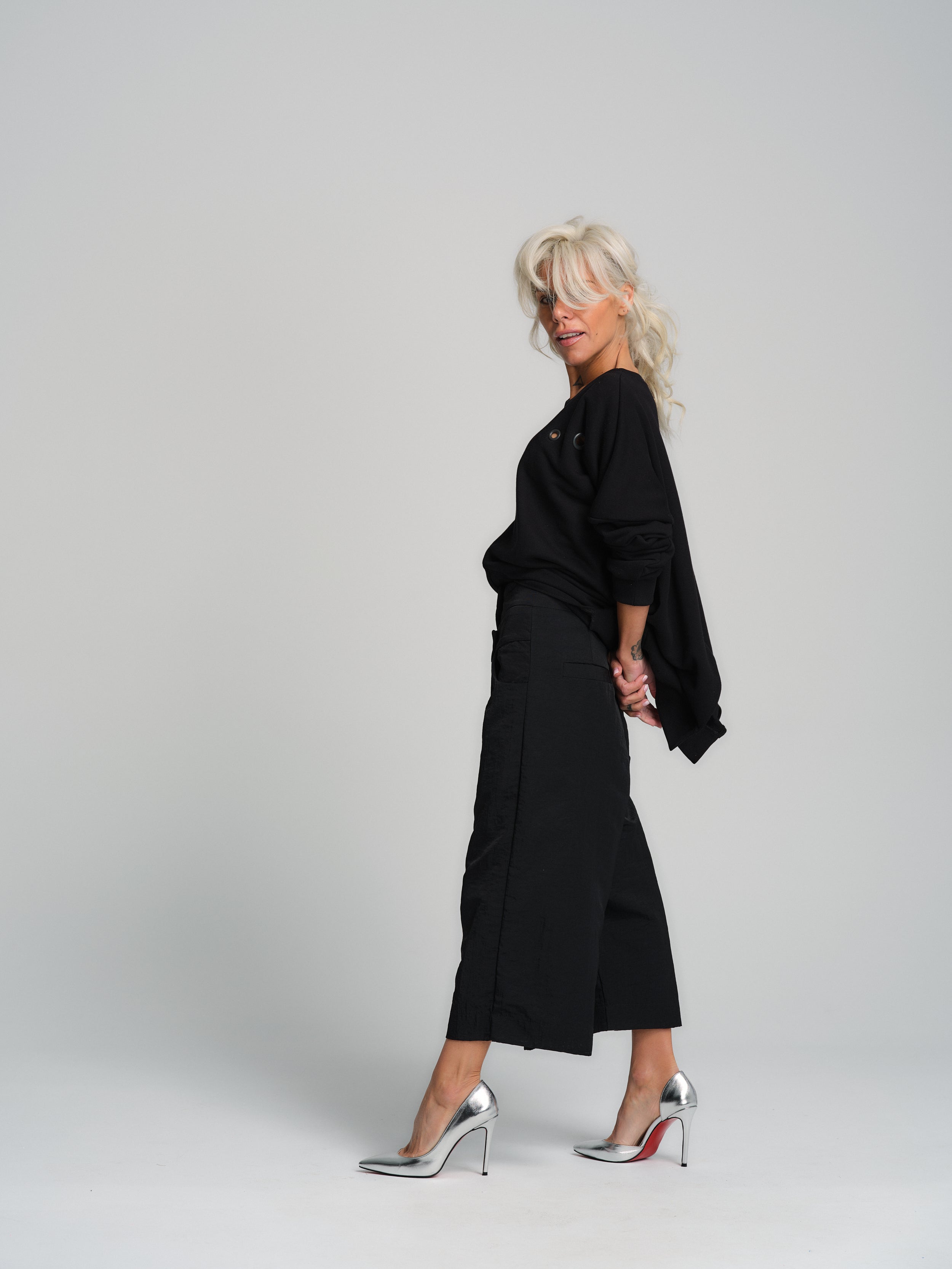 Cropped Black Barrel Pants