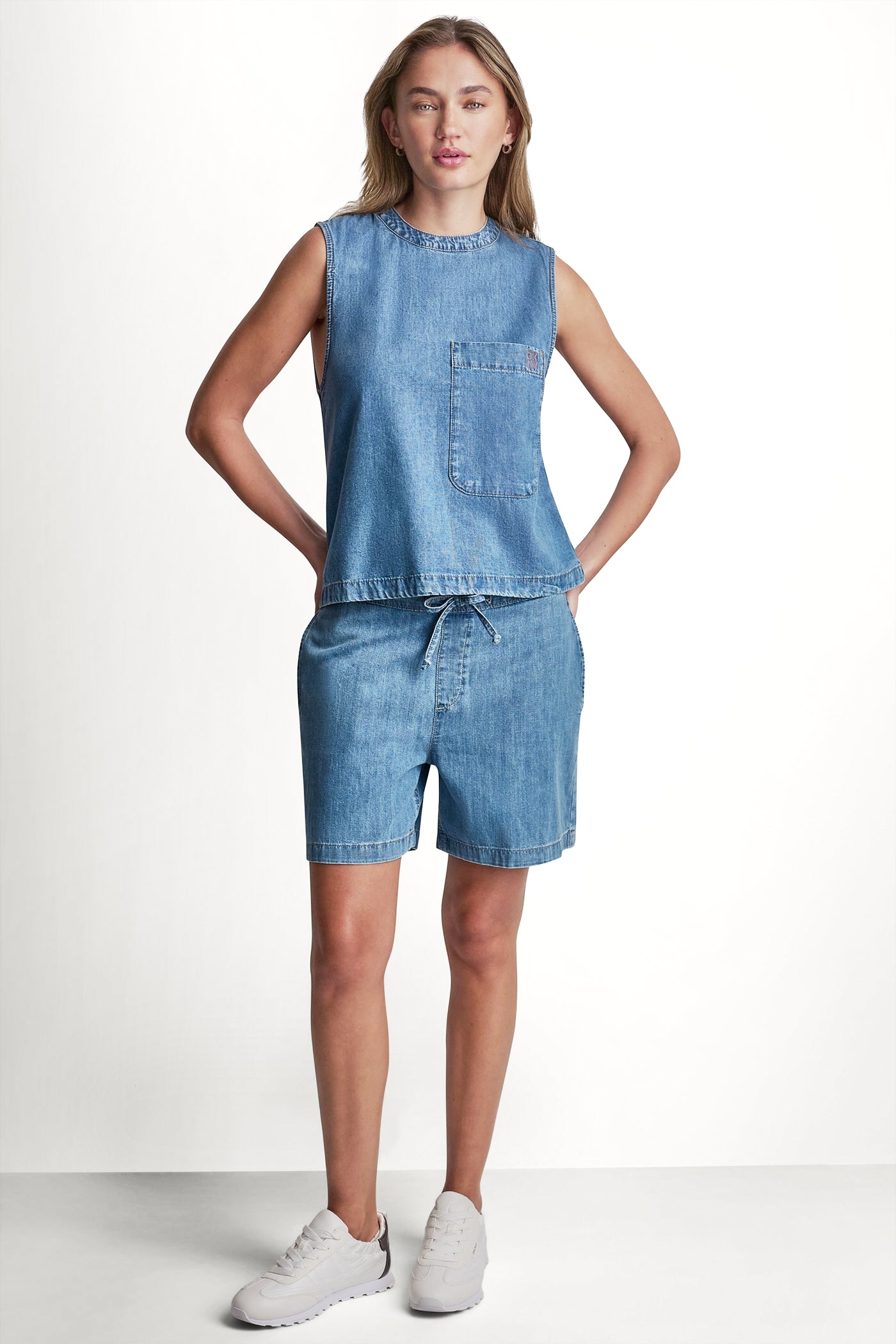 SLEEVELESS DENIM TOP
