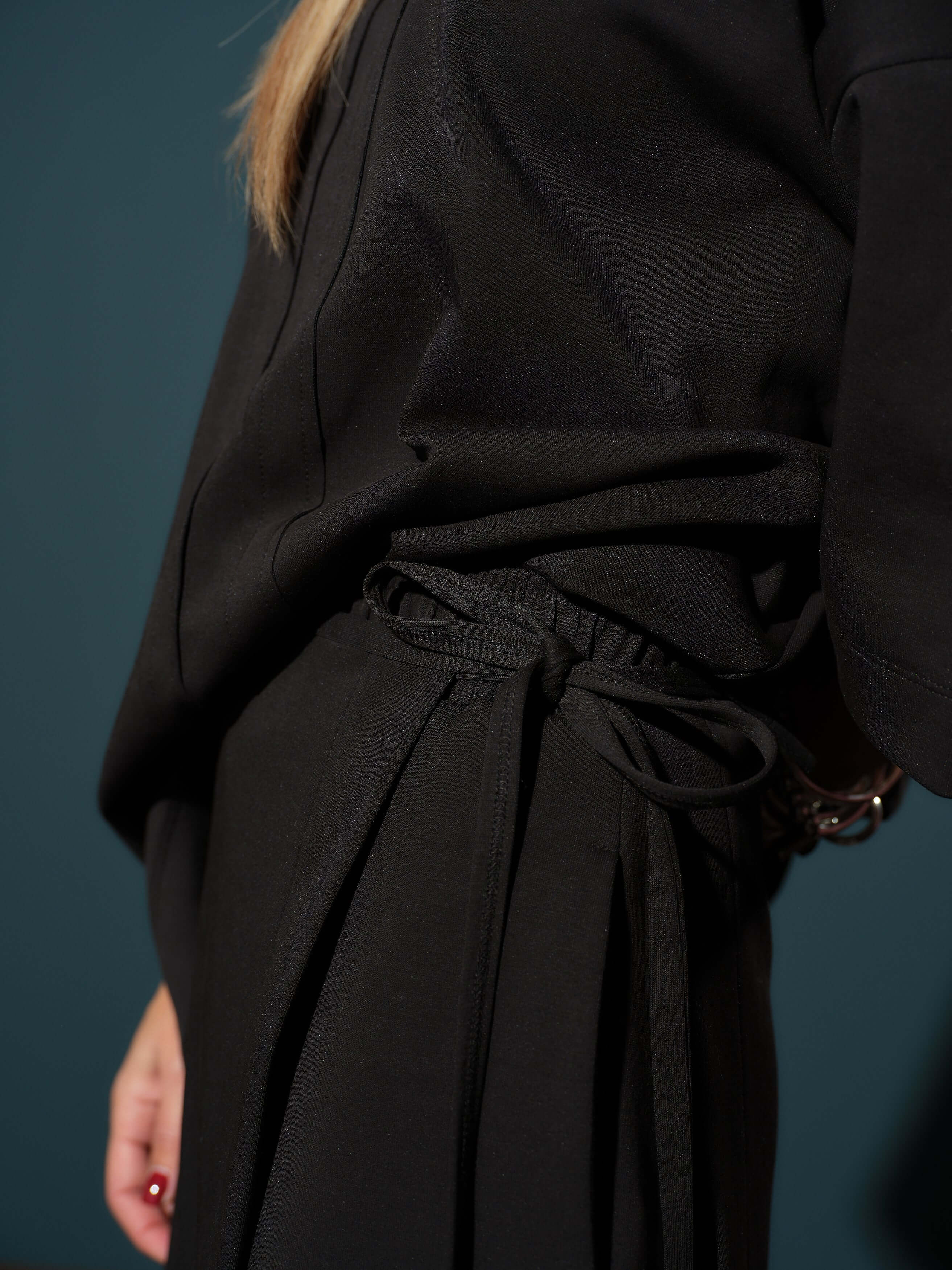 BLACK THREE-PIECE SET