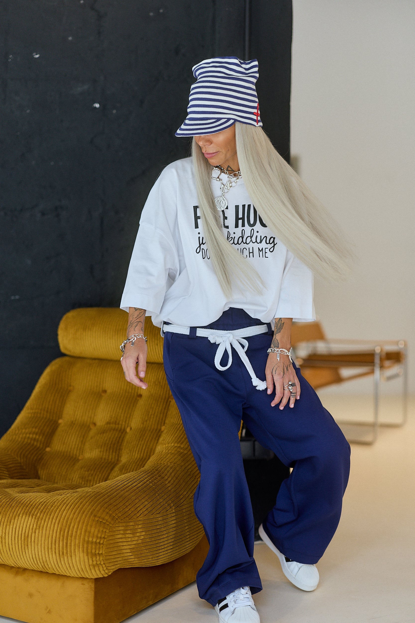 Oversized Graphic T-Shirt – Free Hugs