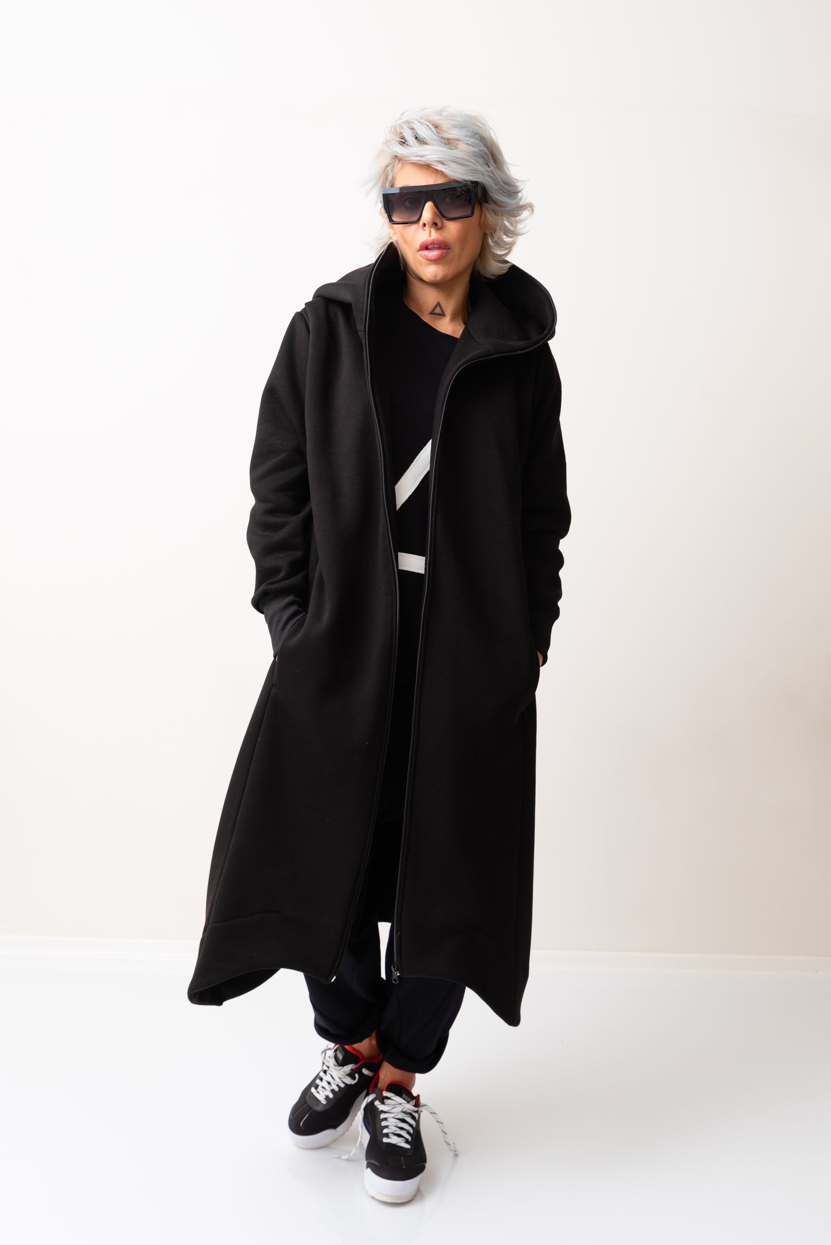 Black Warm Oversized Hoodie Sweatshirt  with Long Sleeves and Front Zipper