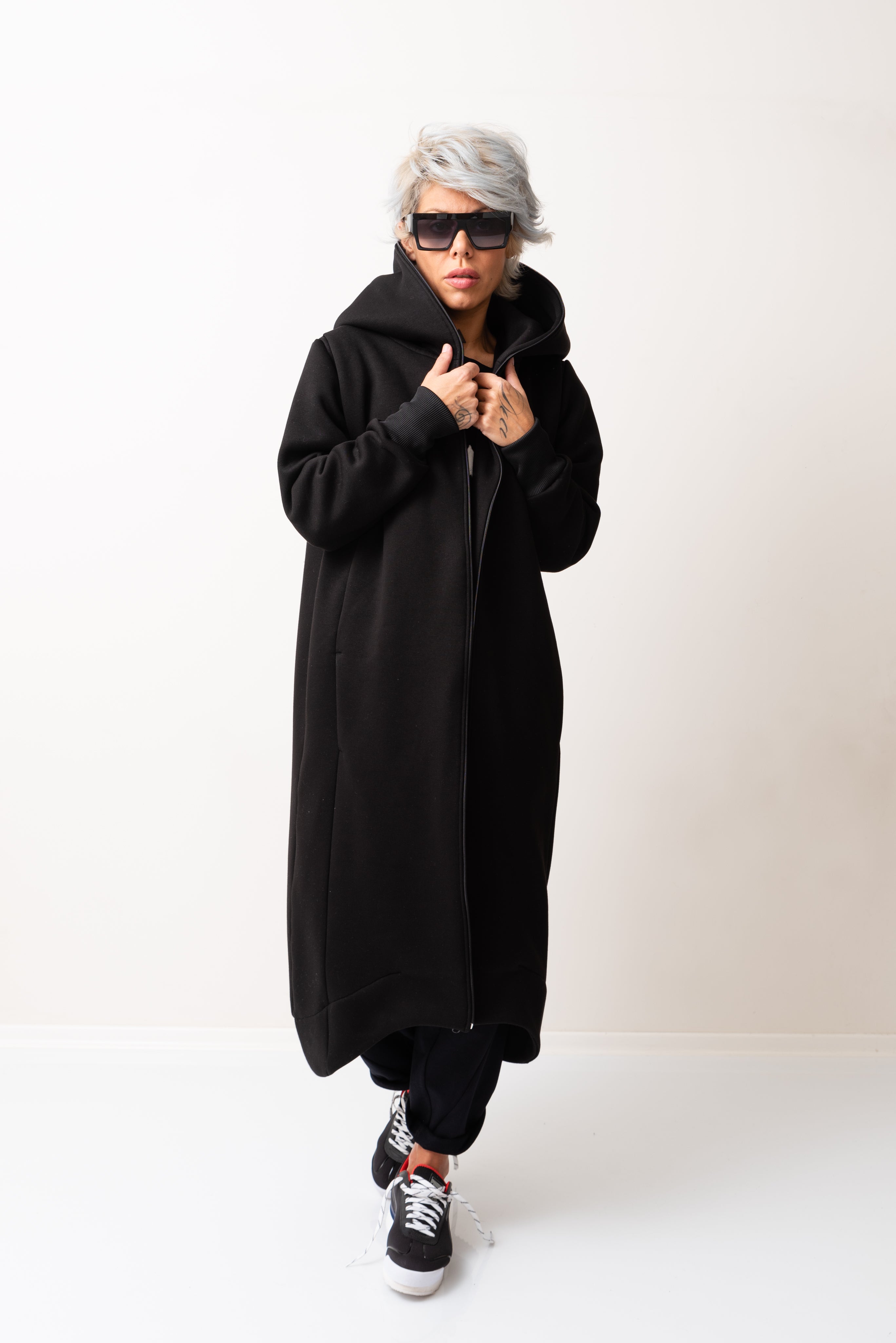 Black Warm Oversized Hoodie Sweatshirt  with Long Sleeves and Front Zipper