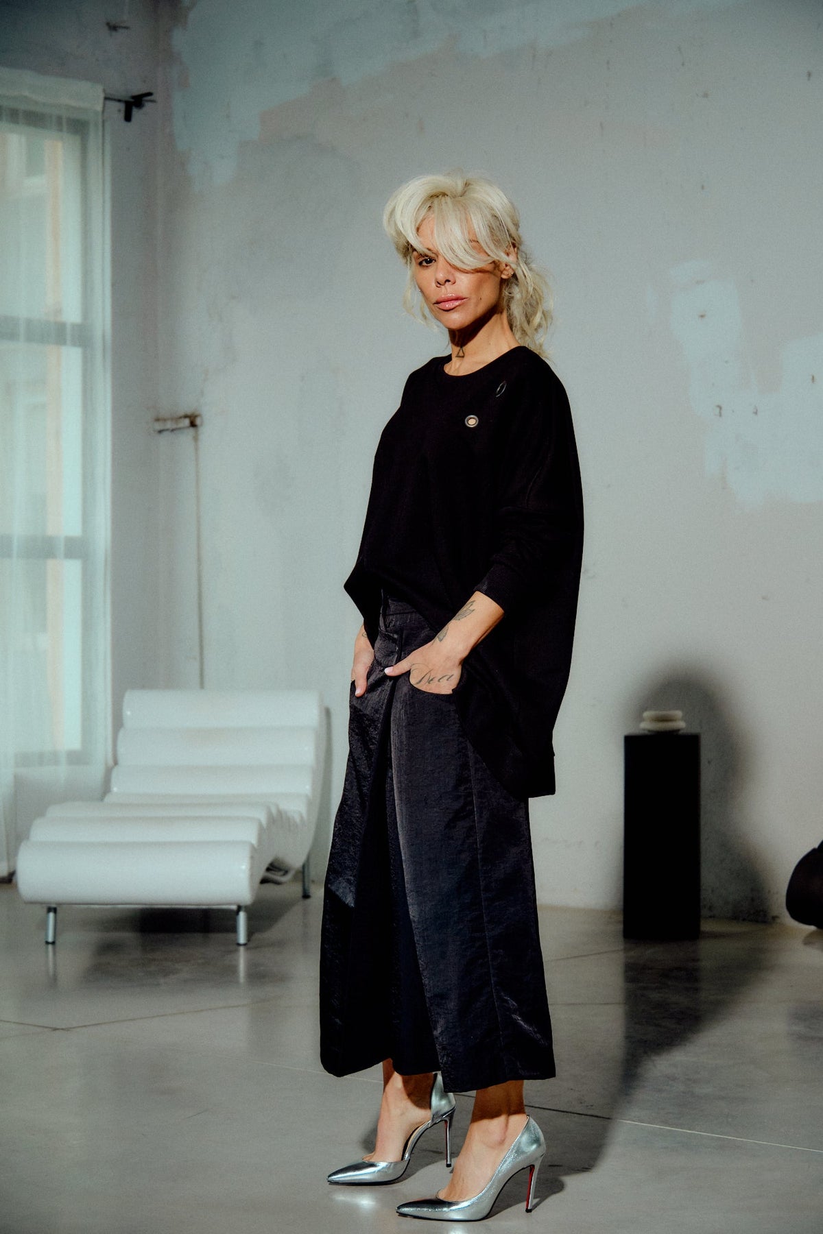 Cropped Black Barrel Pants